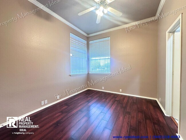 Building Photo - 8801 Vernon Ct