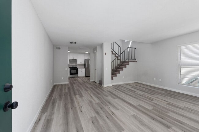 Building Photo - CITY HEIGHTS LOVELY 2 BD, 2 BA, RENOVATED. CLOSE TO YMCA, SCHOOLS