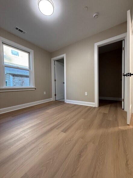 private bedroom - 218 Elizabeth Ave