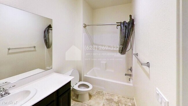 Building Photo - 3 br, 2.5 bath House - 3232 Bridgeway Drive -