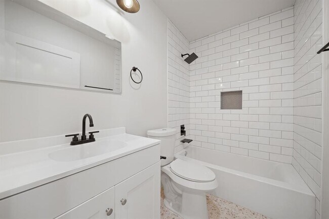 Building Photo - 1719 Aggie Ln