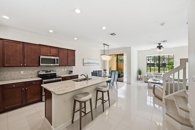 Building Photo - 10415 Wellington Parc Dr