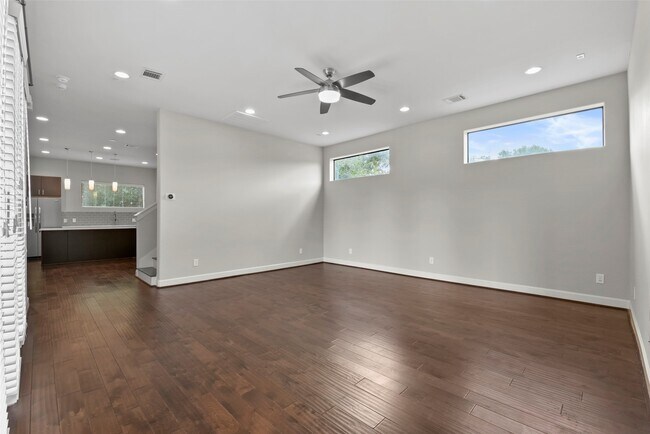 Building Photo - 2109 Winbern St