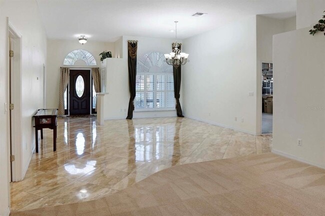 Building Photo - 215 Strathmore Cir