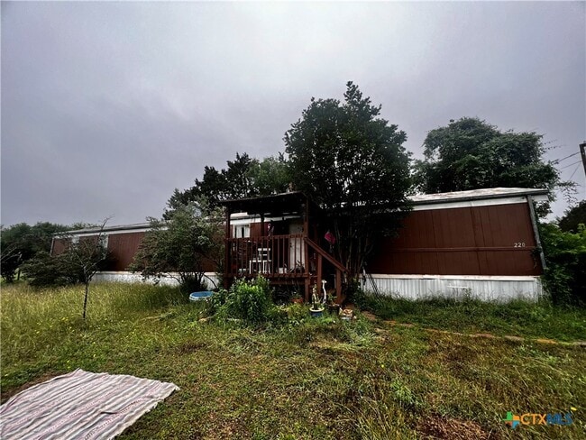 Building Photo - 220 Six Pines Rd