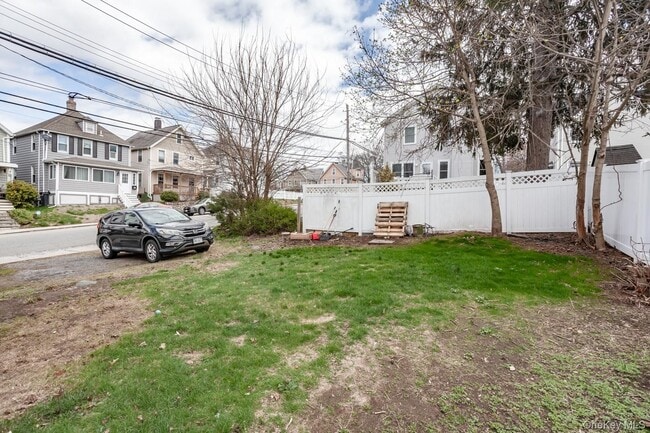 Building Photo - 1009 Hudson Ave