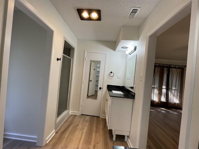 Building Photo - 3502 Hialeah Dr