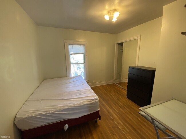 Building Photo - 8 br, 3 bath House - 503 E Ann St 503 East...