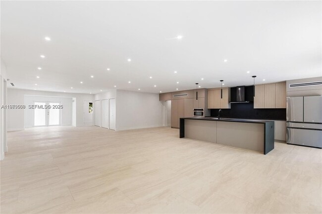 Building Photo - 2251 SW 20th St