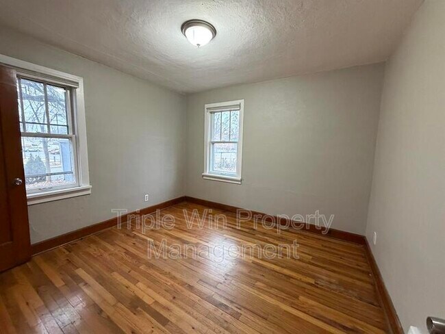 Building Photo - 6206 Evergreen Blvd