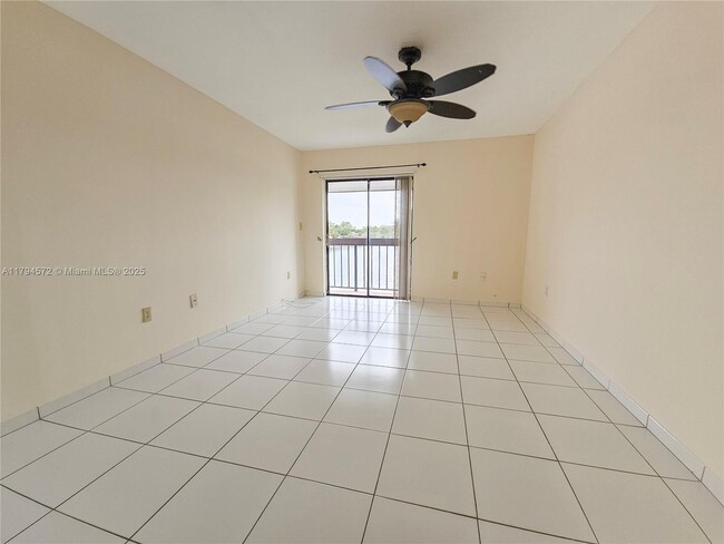 Building Photo - 1341 SW 124th Ct