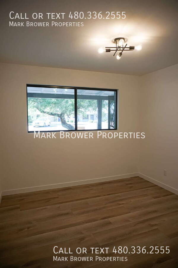 Building Photo - 713 S Darrow Dr