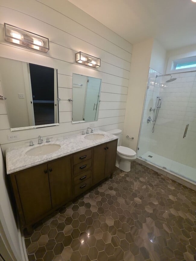 Building Photo - 4-Bedroom HOA Home with Pool Access Near Downtown Cookeville