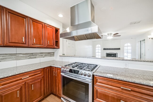 Building Photo - 12526 Chessington Dr