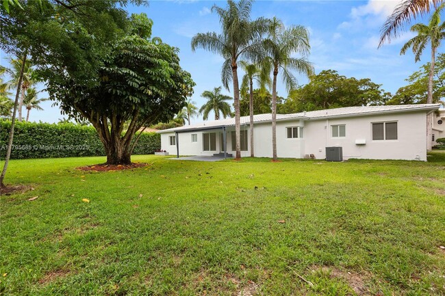 Building Photo - 439 Bargello Ave