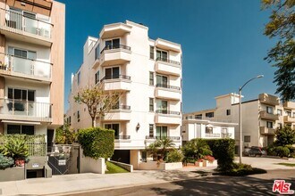 Building Photo - 2030 S Bentley Ave