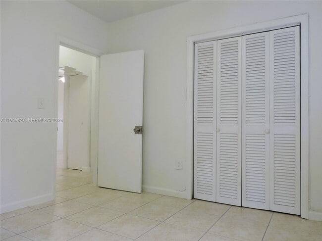 Building Photo - 3134 SW 25th Ter