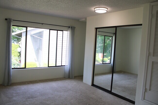 Building Photo - 7650 Birch Bay Dr