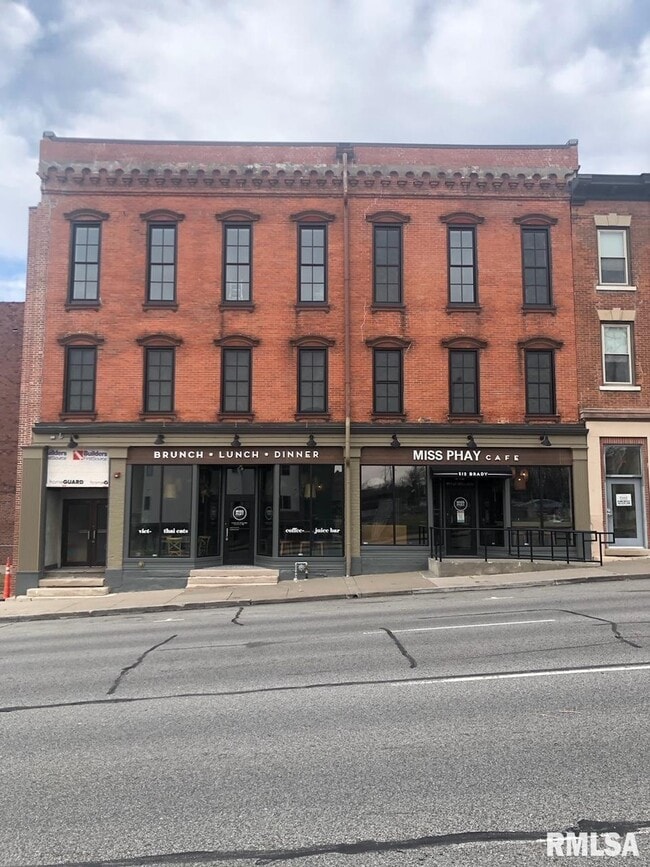 Building Photo - 508 Brady St