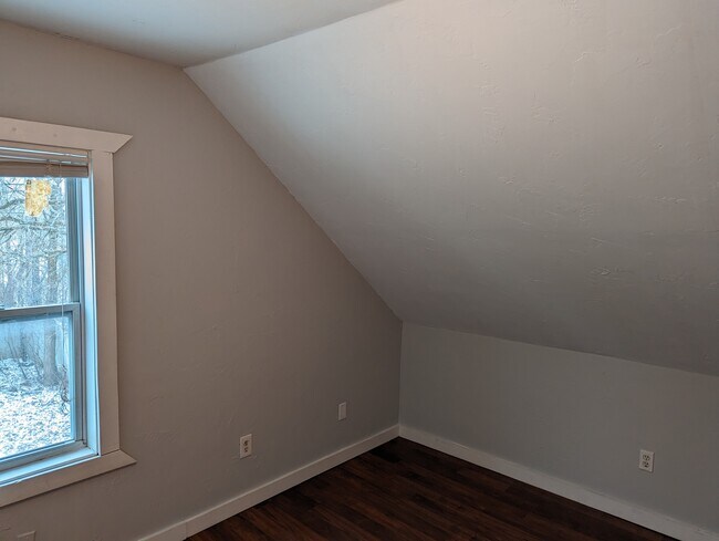 Building Photo - 524 19th St Nw