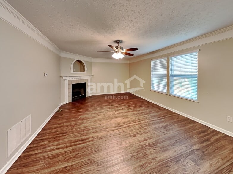 Building Photo - 4906 Bixby Ridge Dr E