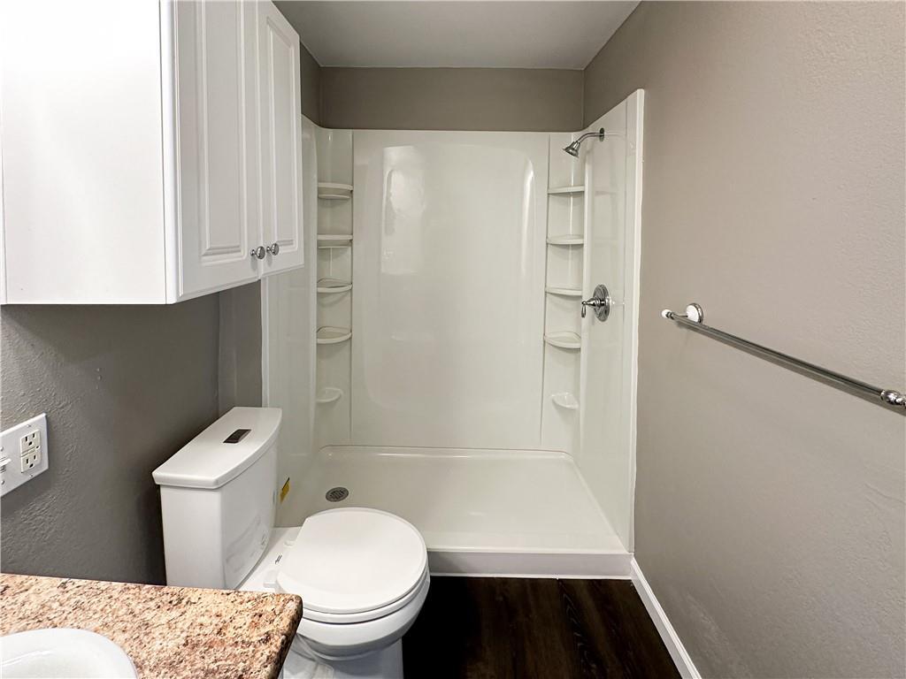 Bath - 12189 Shady Ave