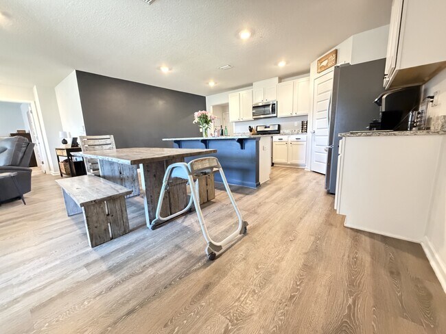 Building Photo - 4656 Honor Guard Wy