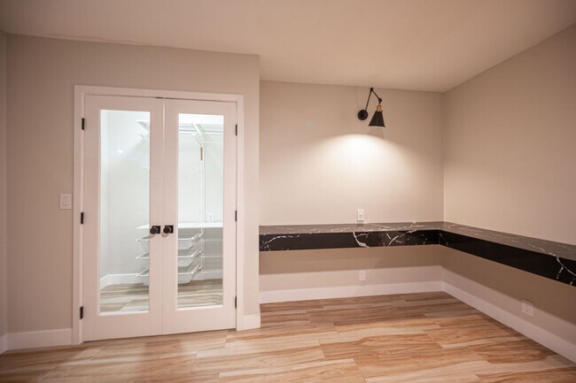 Building Photo - European-inspired Mid-Century Henderson Home!