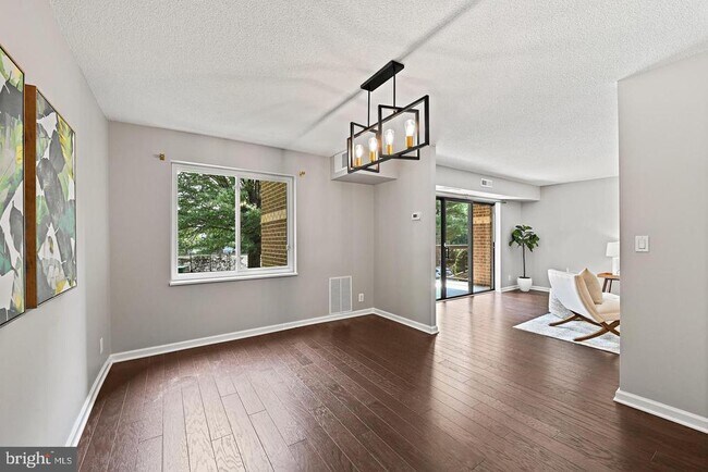 Building Photo - 8350 Greensboro Dr