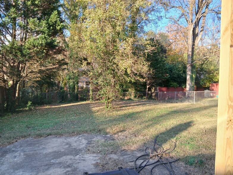 Building Photo - 1625 Mansfield St