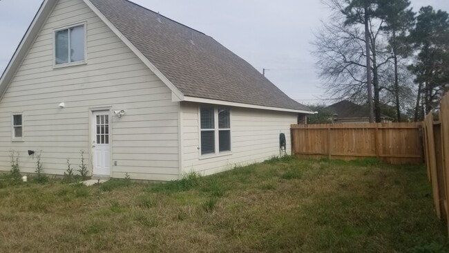 roof is in excellent condition - 16778 N Bob White Dr