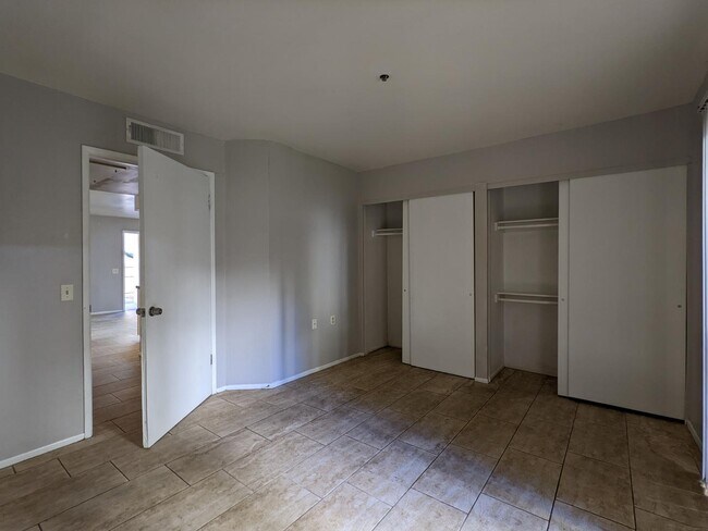 Building Photo - 12221 W Bell Rd