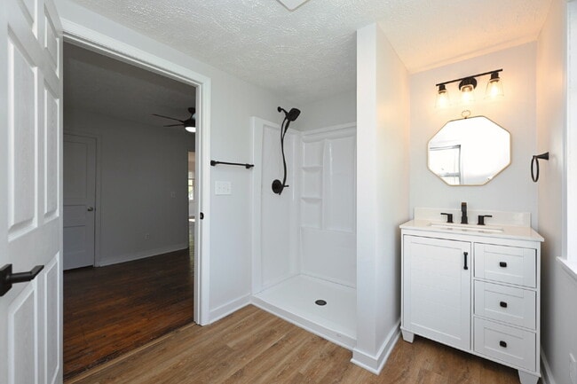 Building Photo - Updated 2BR/2BA Home | Rare Second Bath, Efficient Layout