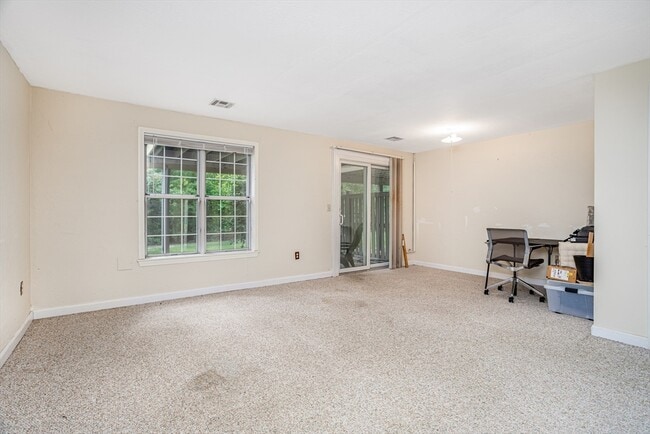 Building Photo - 313 Ridgefield Cir