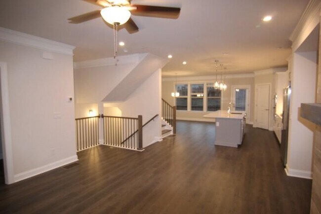 Building Photo - 1329 Rosen Rd