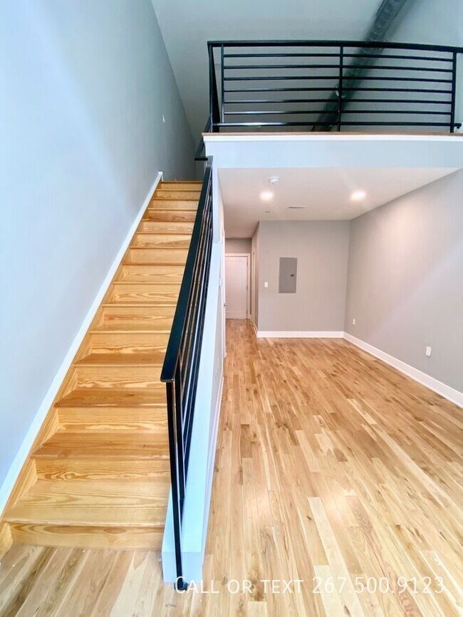 Building Photo - 1523 W Girard Ave