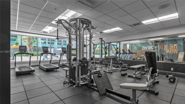 Building Photo - 1750 N Bayshore Dr