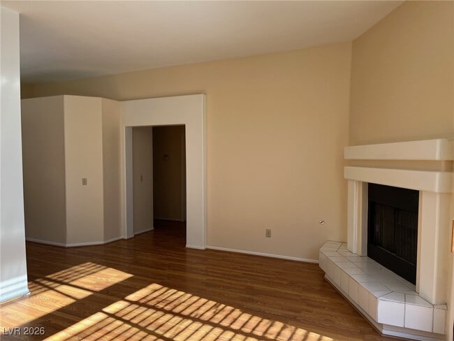 Building Photo - 8313 Hollow Wharf Dr