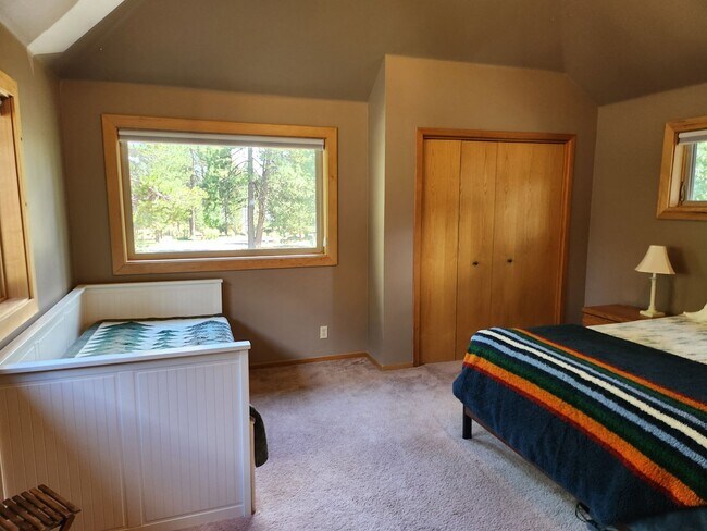 Building Photo - River Village Condominium Unit #8 - Riverf...