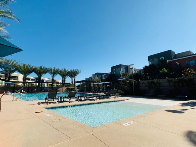 Building Photo - 195 Bowery