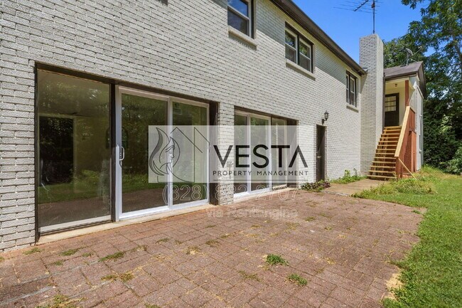 Building Photo - 90 Knob Hill Rd