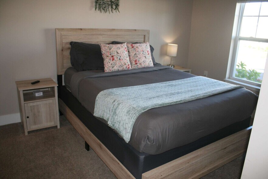 Building Photo - 3938 Pinot Dr