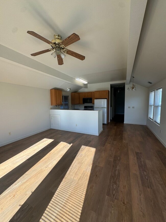 Primary Photo - Downtown Grass Valley 2 Bed/1 Bath with Ta...