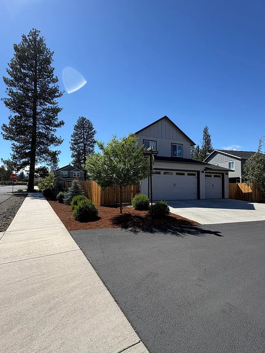 Driveway - 616 N Willitts St