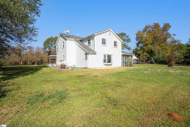 Building Photo - 830 Tigerville Rd