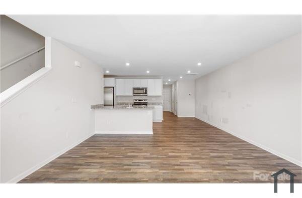 Building Photo - 319 Century Dr