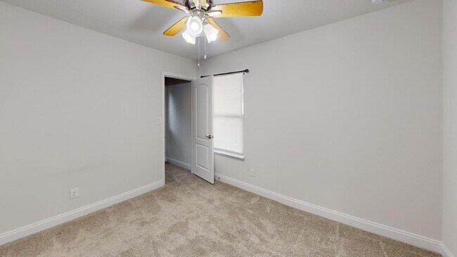 Building Photo - "Charming 3-Bed, 2-Bath Oasis on Regalo Drive – Spacious 1,504 Sq Ft Living in Pensacola!"