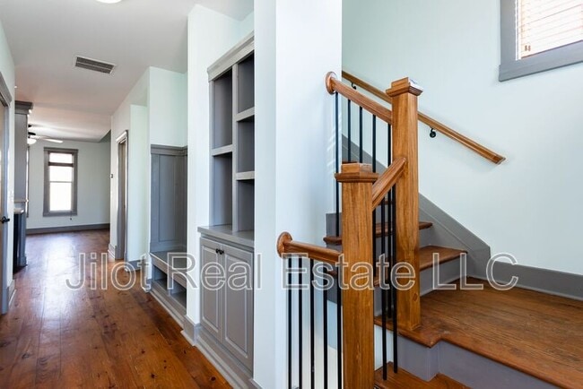 Building Photo - 1806 DeKalb Ave NE