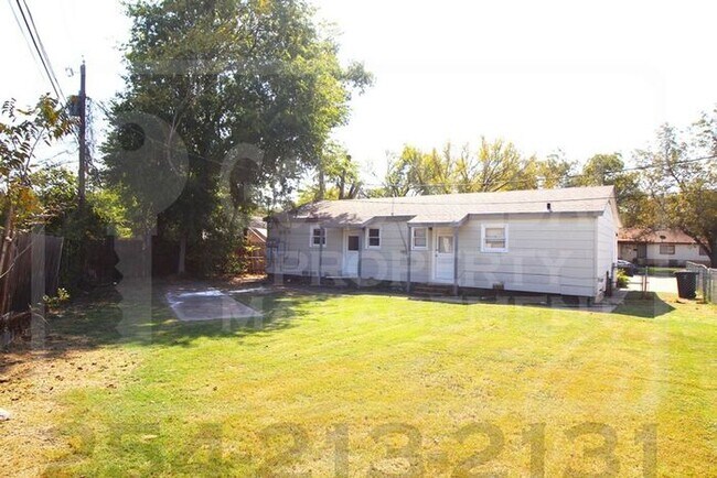 Building Photo - 625 Brook Dr