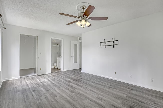 Building Photo - 3618 Alder Dr